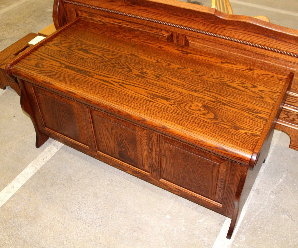 Sleigh Blanket Chest with Rope Twist