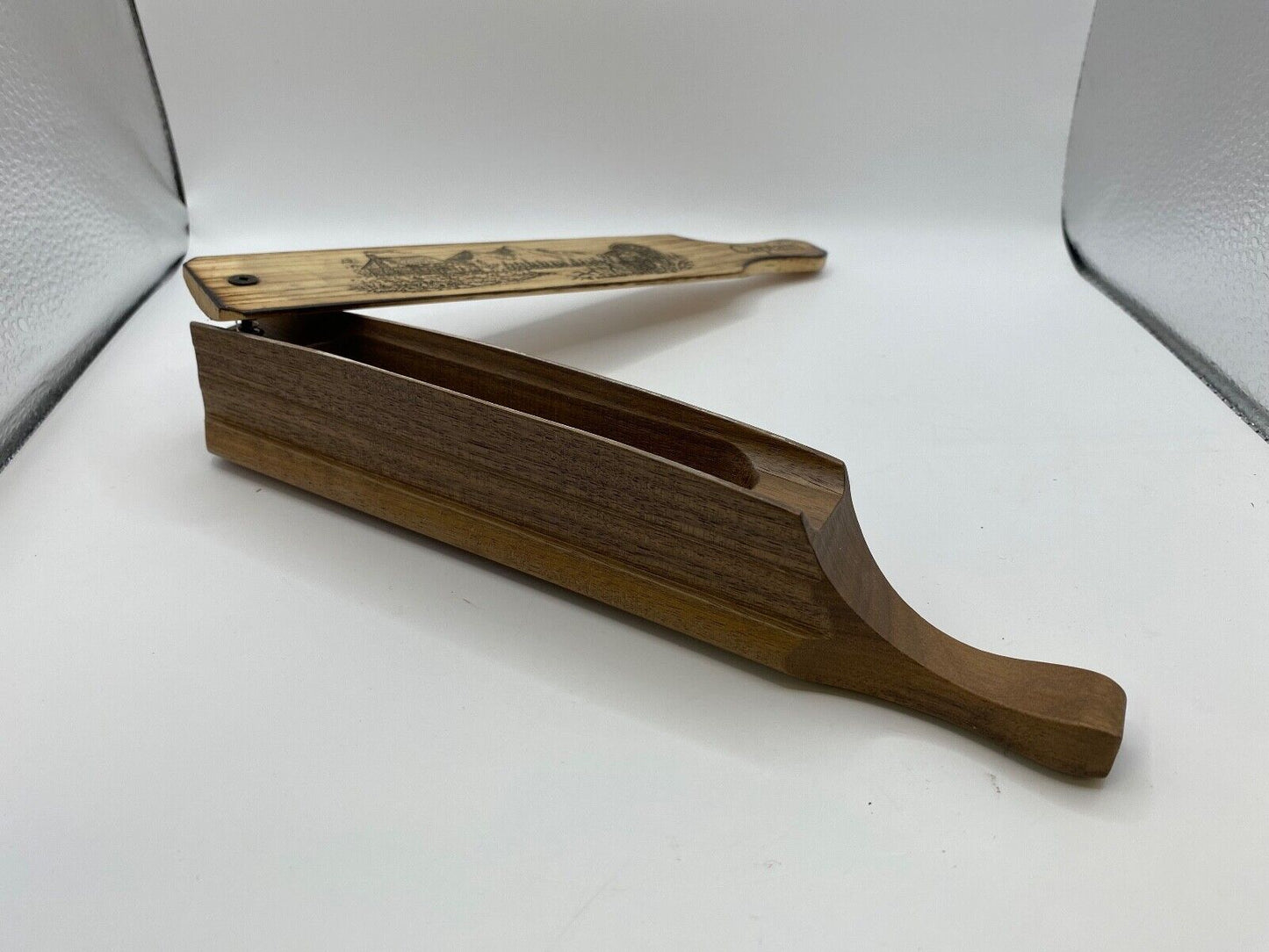 Genuinely Amish Crafted "Captain" Turkey Box Call