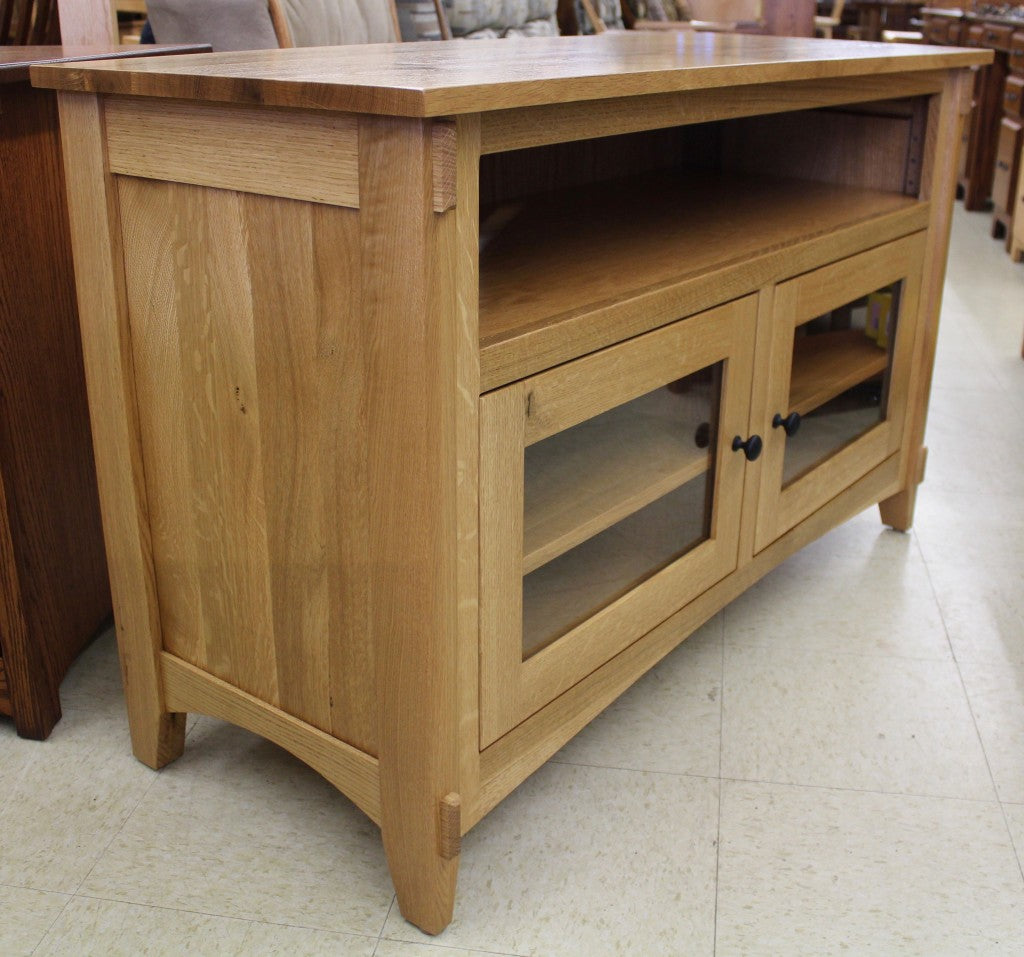 Modern Mission 48″ TV Console in Rustic 1/4 Sawn Oak
