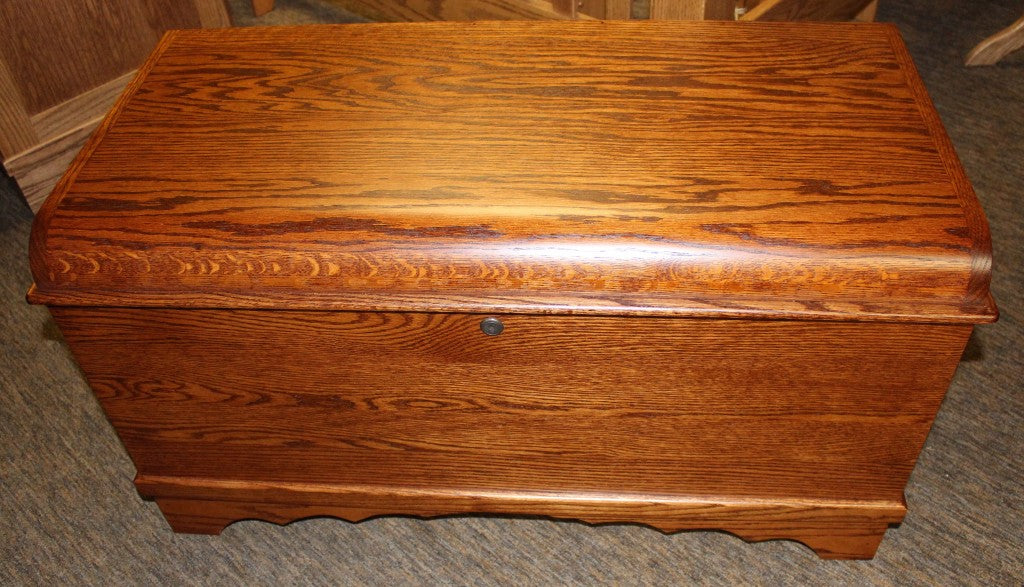 Small Waterfall Blanket Chest