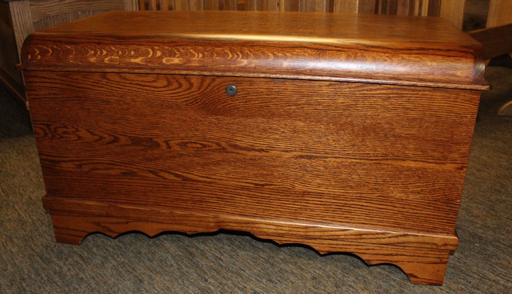 Small Waterfall Blanket Chest