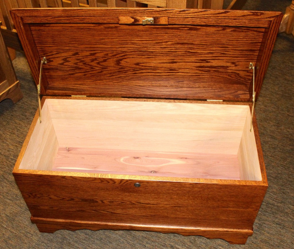 Small Waterfall Blanket Chest