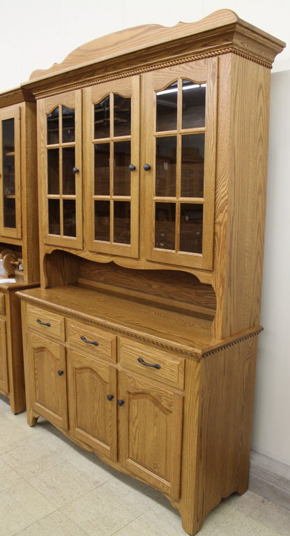 3-Door Country Hutch with Rope Twist Molding
