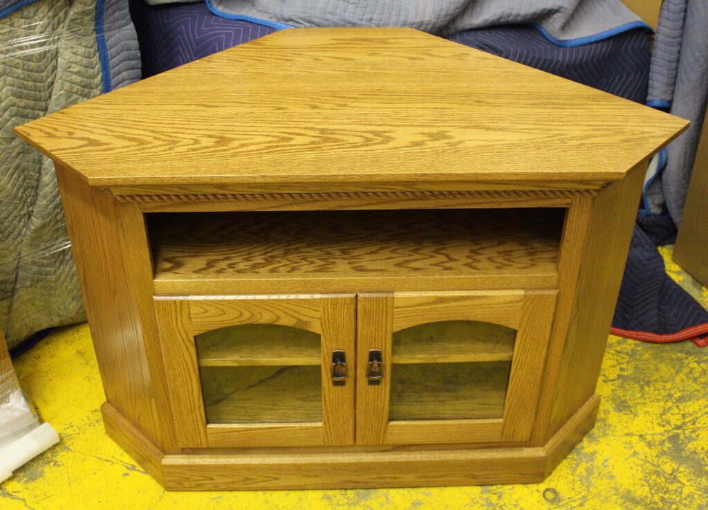 Deluxe Shaker Corner TV Stand