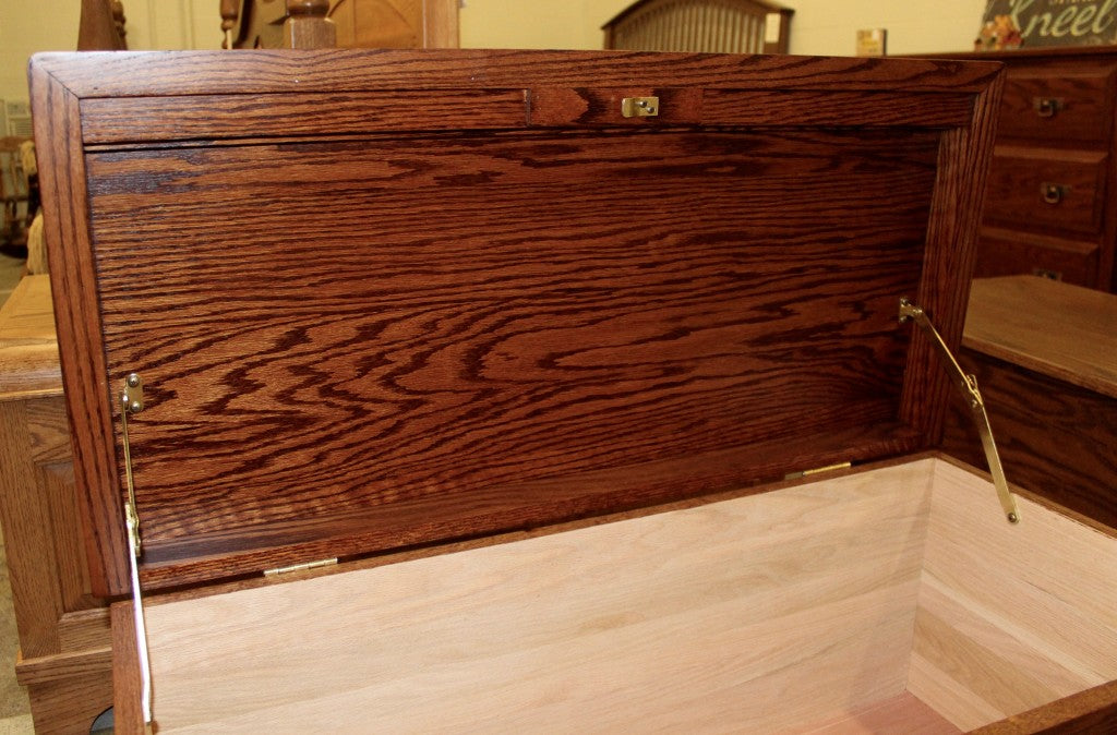 Small Waterfall Blanket Chest