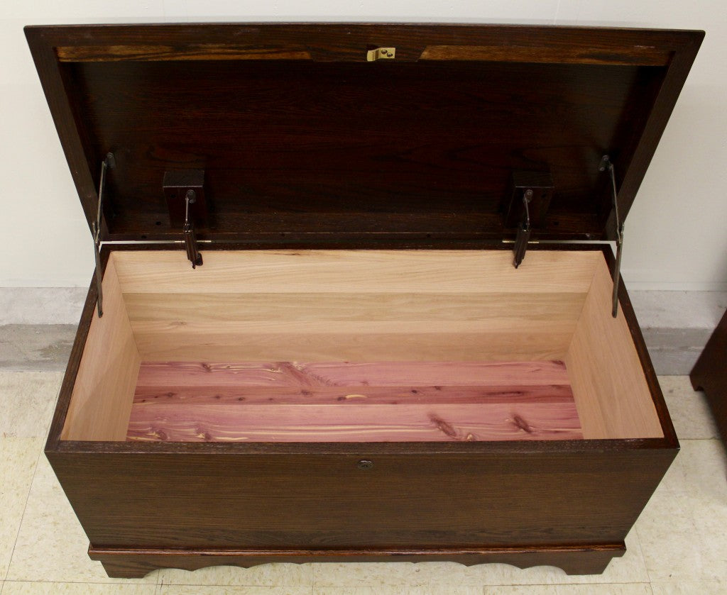 Small Waterfall Blanket Chest