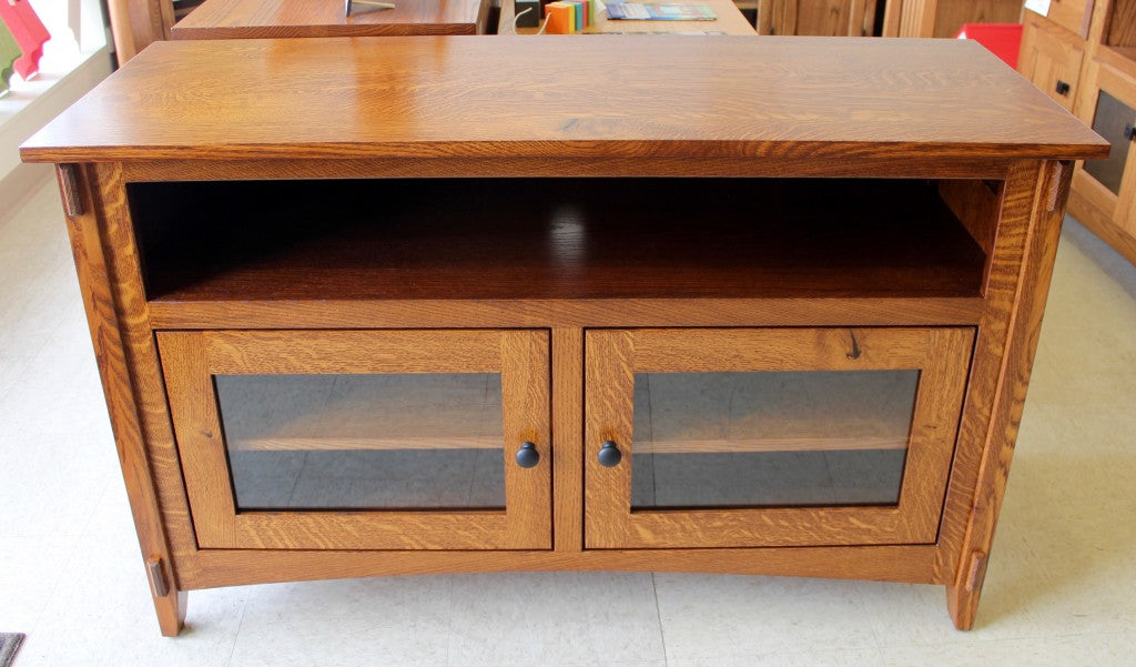 Modern Mission 48″ TV Console in Rustic 1/4 Sawn Oak