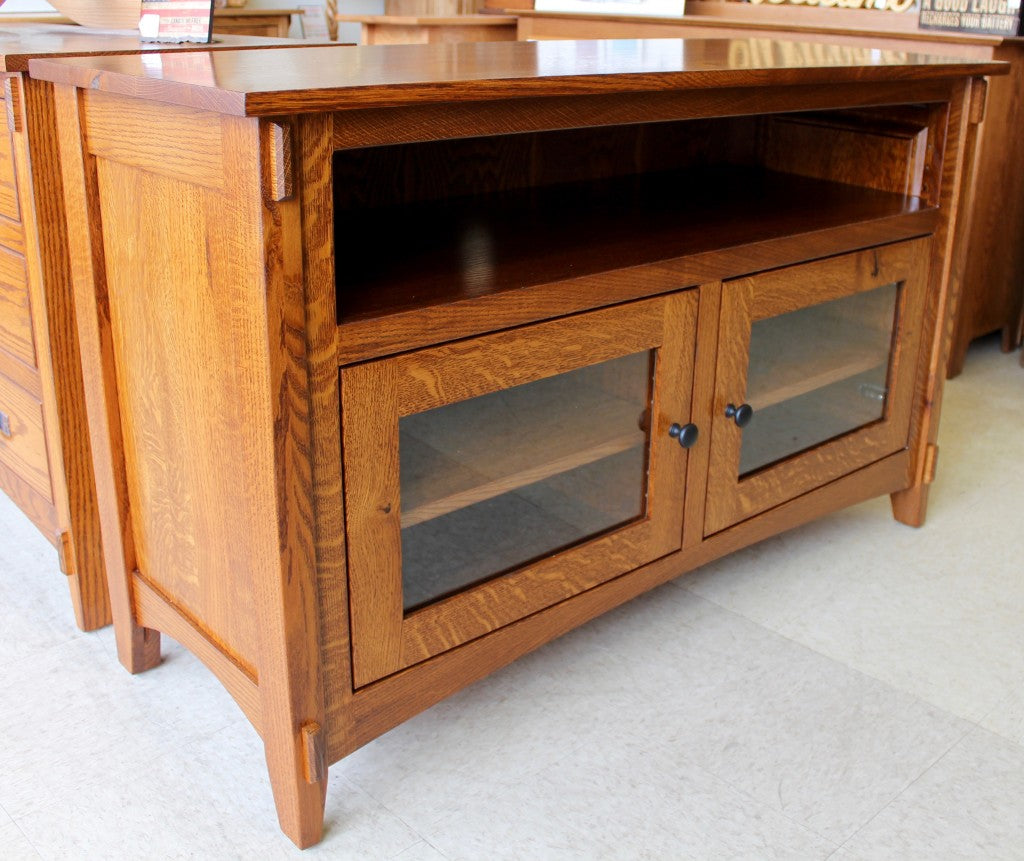 Modern Mission 48″ TV Console in Rustic 1/4 Sawn Oak