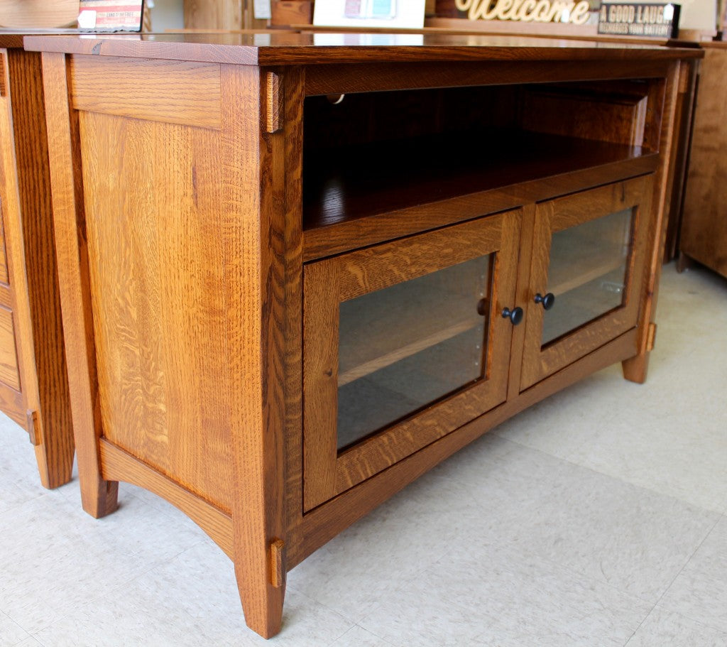 Modern Mission 48″ TV Console in Rustic 1/4 Sawn Oak