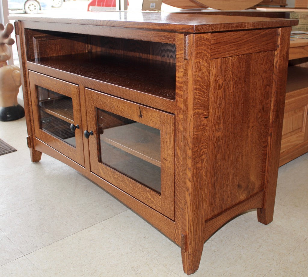 Modern Mission 48″ TV Console in Rustic 1/4 Sawn Oak