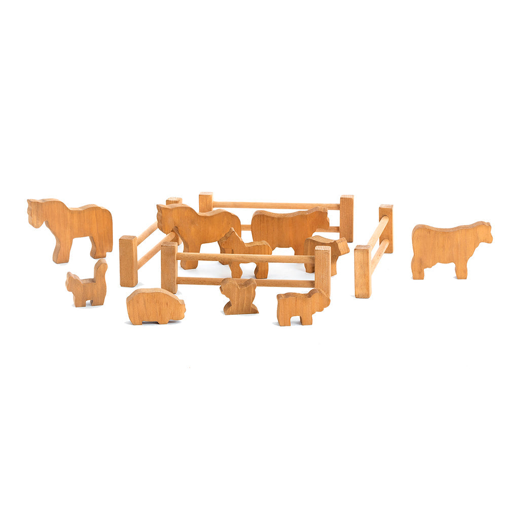 Farm Animals with 4 Fence Pieces