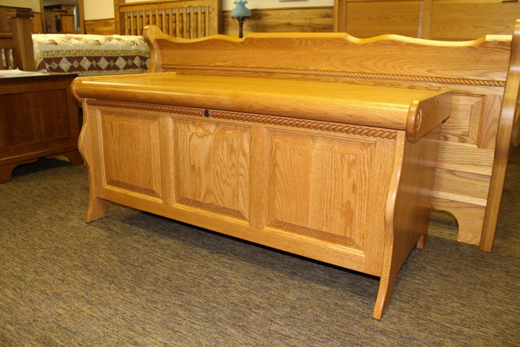 Sleigh Blanket Chest with Berkshire Rope Twist