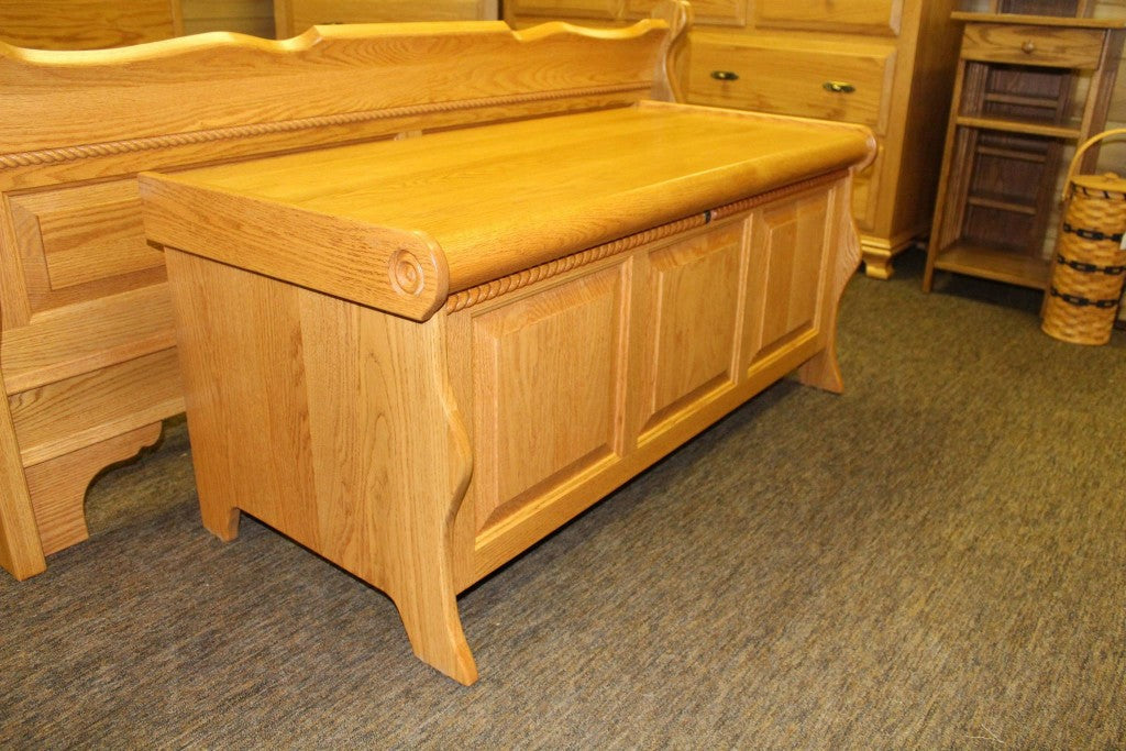 Sleigh Blanket Chest with Berkshire Rope Twist