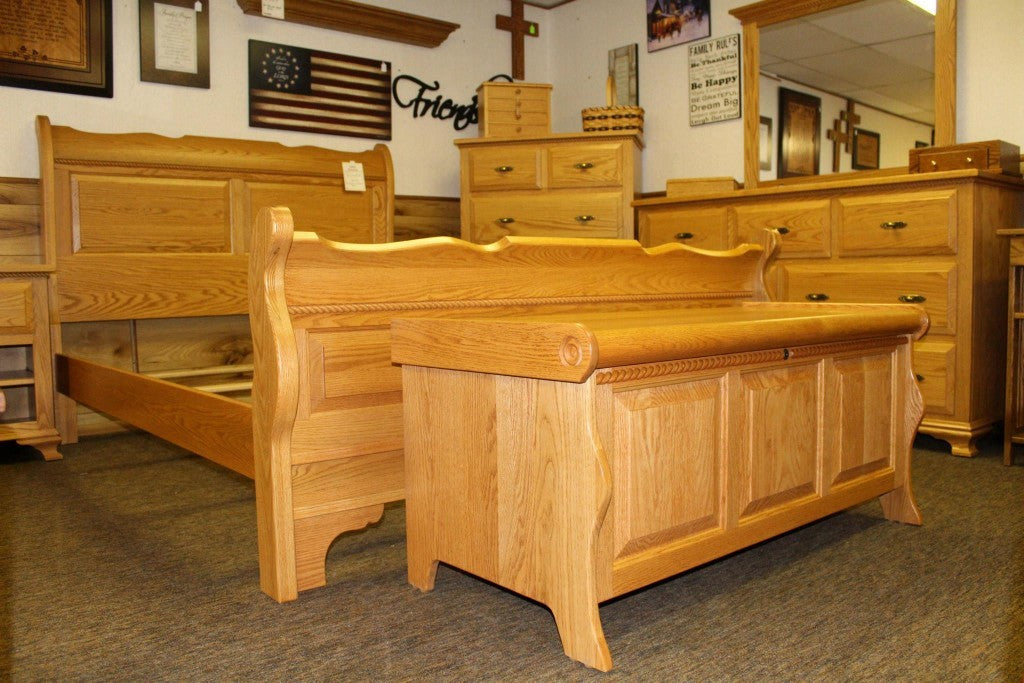 Sleigh Blanket Chest with Rope Twist