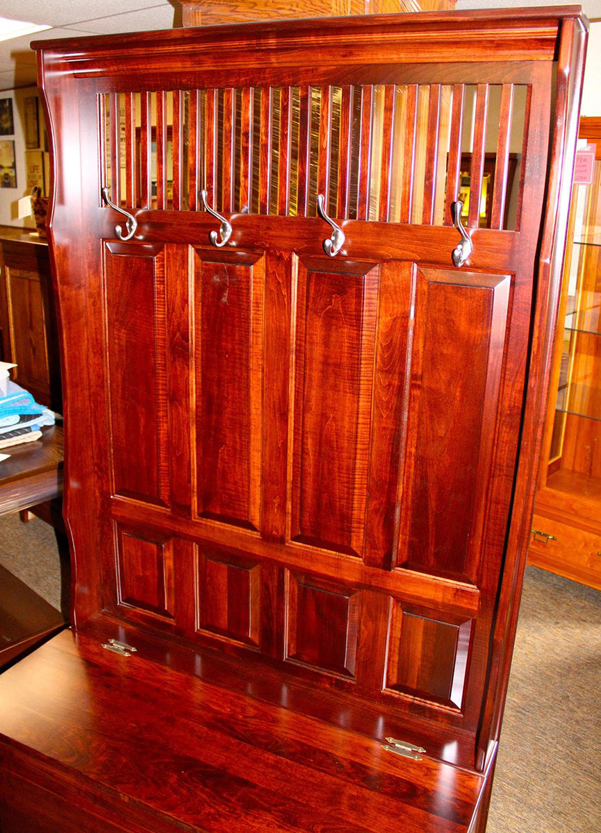 Raised Panel Hall Seat with 4 Panels and Mission Slats in Top