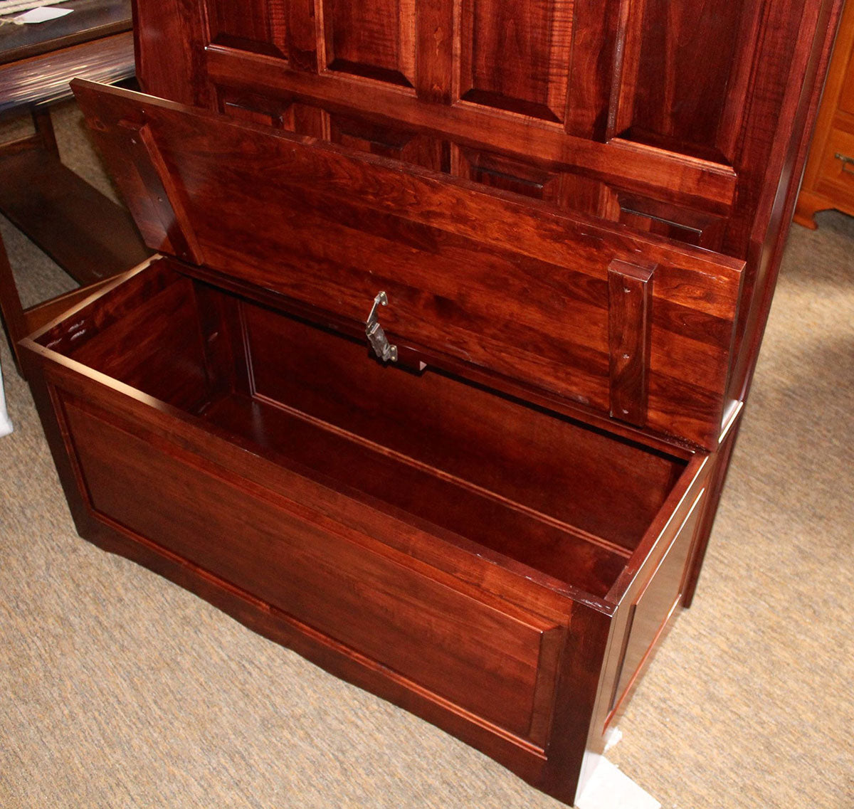 Raised Panel Hall Seat with 4 Panels and Mission Slats in Top