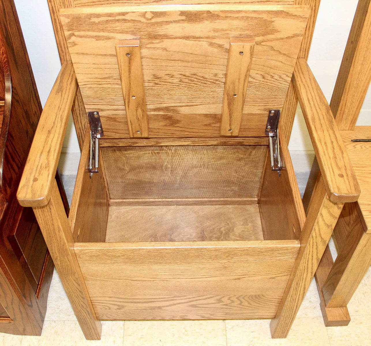 24" Mission Hall Seat