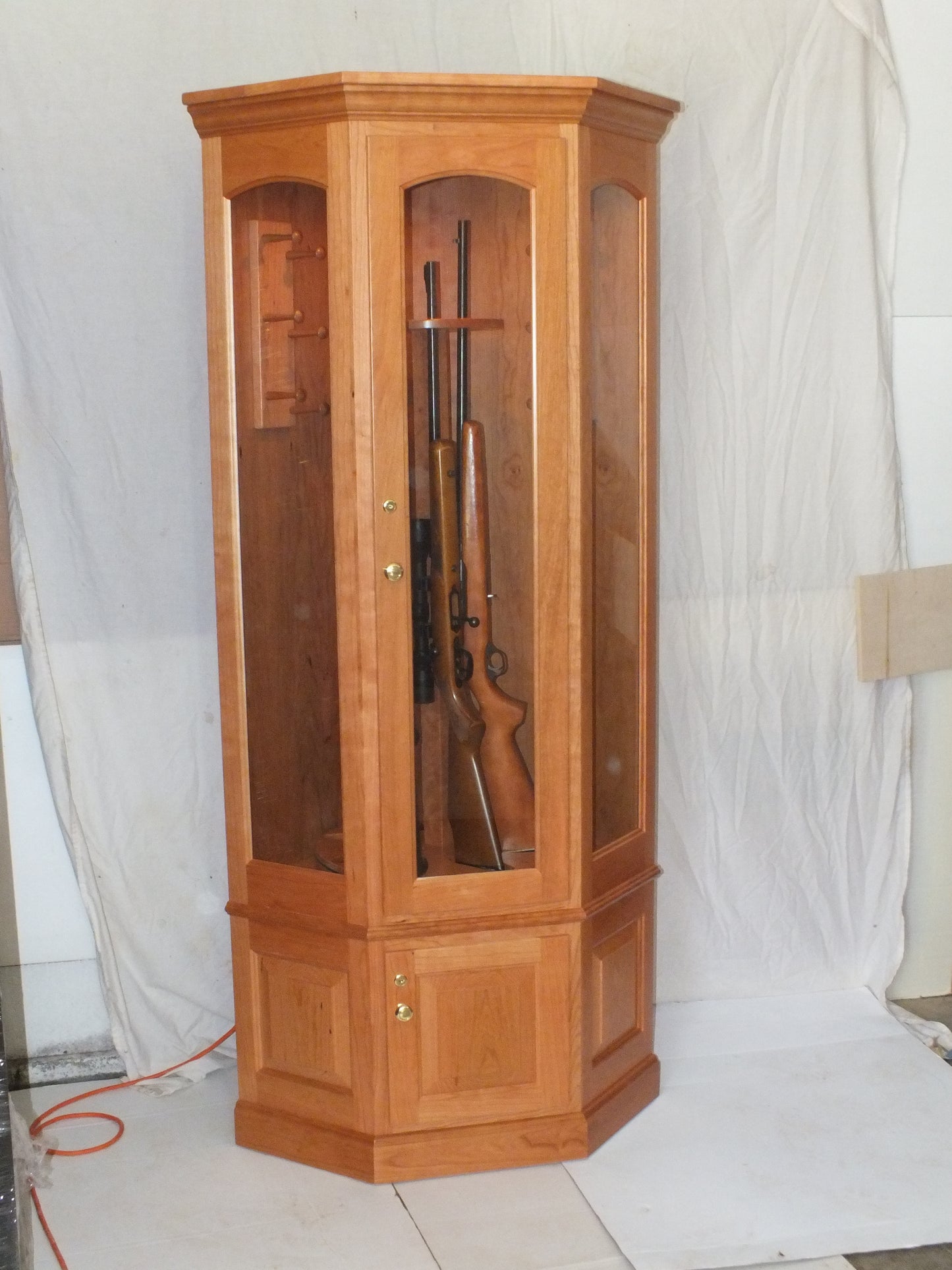 8 Gun Carousel Corner Gun Cabinet