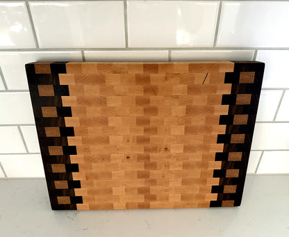The Dubai Cutting Board – Rochester Wood Pattern 12" x 16"