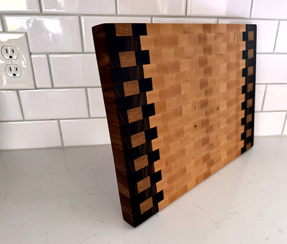 The Dubai Cutting Board – Rochester Wood Pattern 12" x 16"
