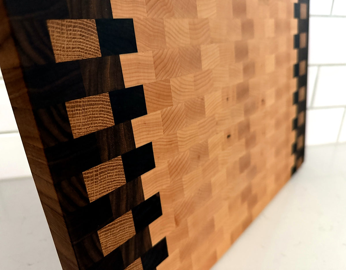 The Dubai Cutting Board – Rochester Wood Pattern 12" x 16"