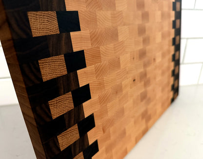 The Dubai Cutting Board – Rochester Wood Pattern 12" x 16"