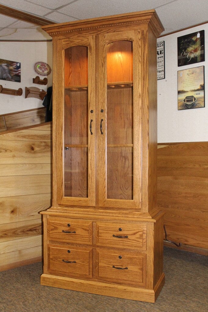 8 Gun Traditional Cabinet With Drawers and Canned Light