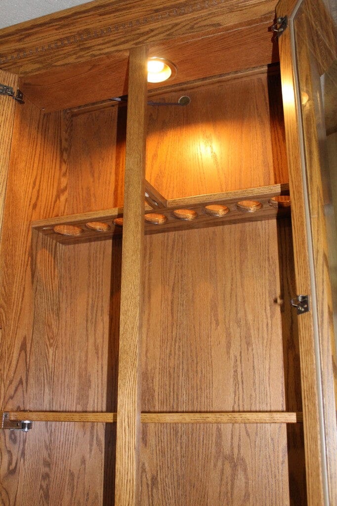 8 Gun Traditional Cabinet With Drawers and Canned Light