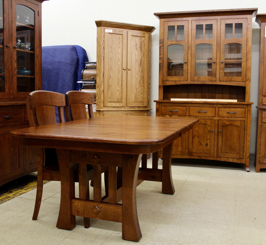 Curved Mission Table