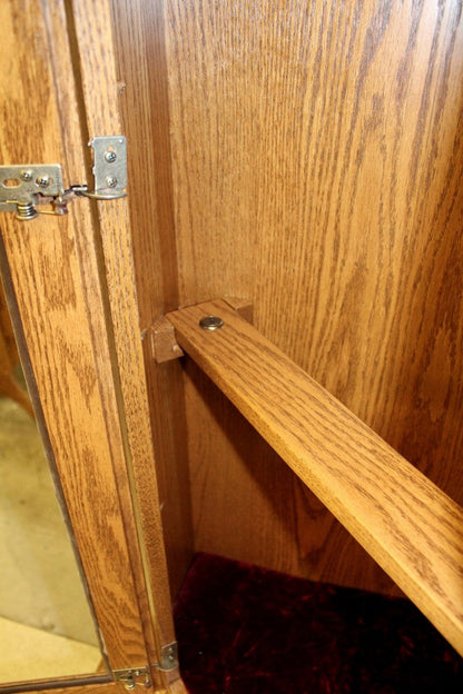 17 Gun Traditional Corner Cabinet