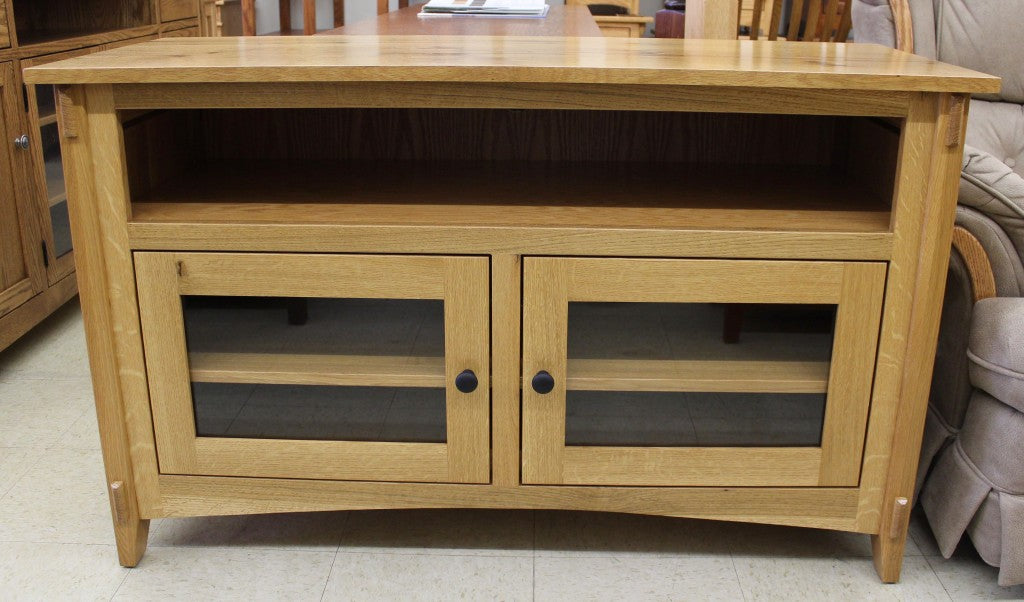Modern Mission 48″ TV Console in Rustic 1/4 Sawn Oak