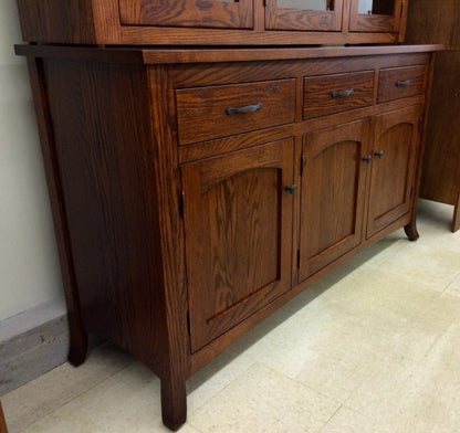 Vienna 3-Door China Hutch