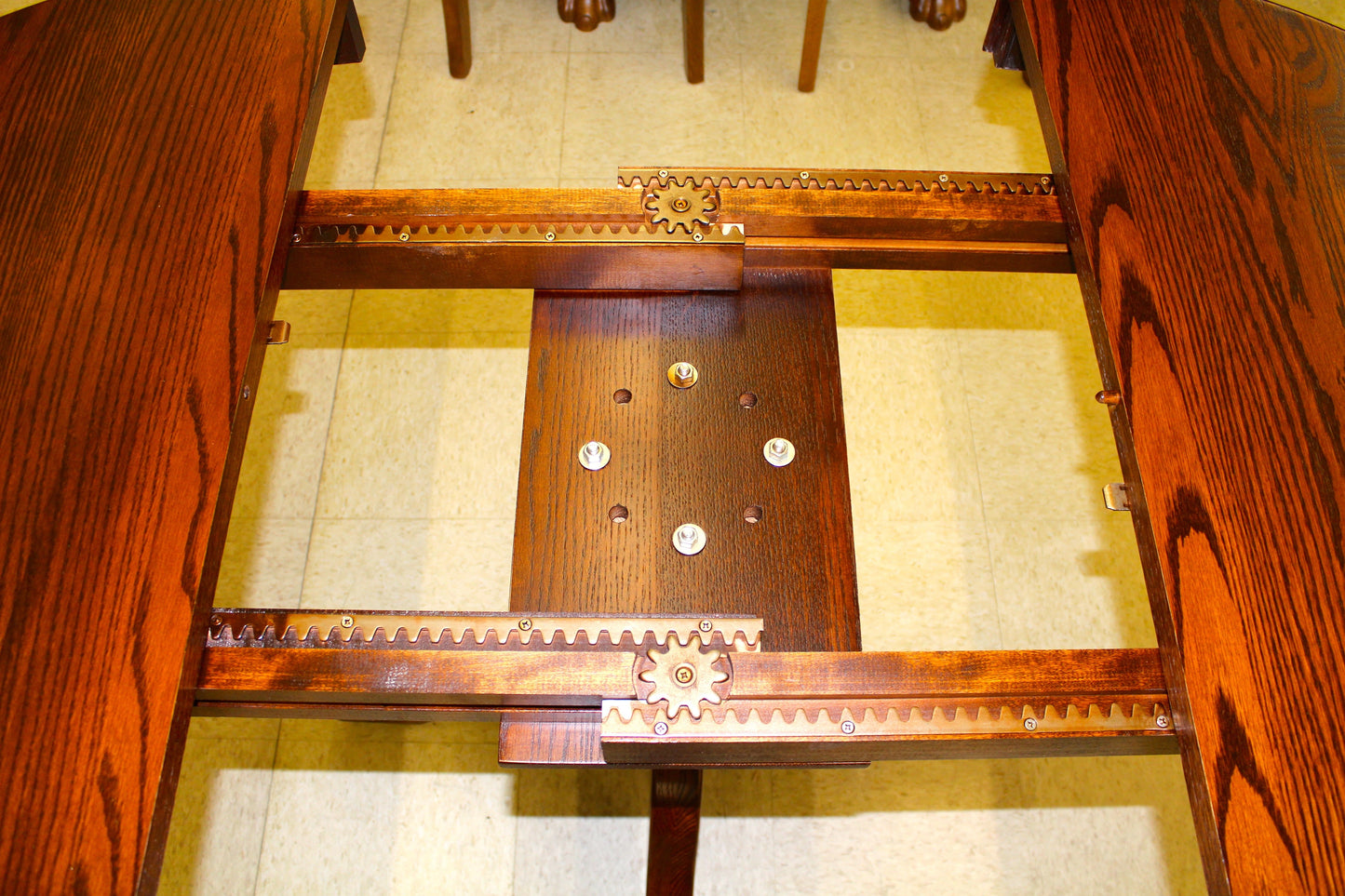 36" Round Single Pedestal Table