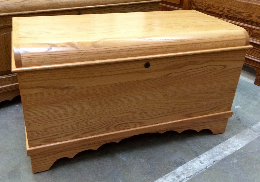 Small Waterfall Blanket Chest