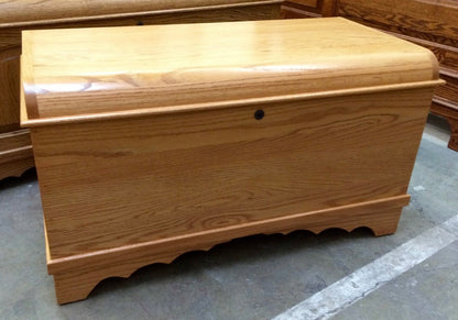 Small Waterfall Blanket Chest