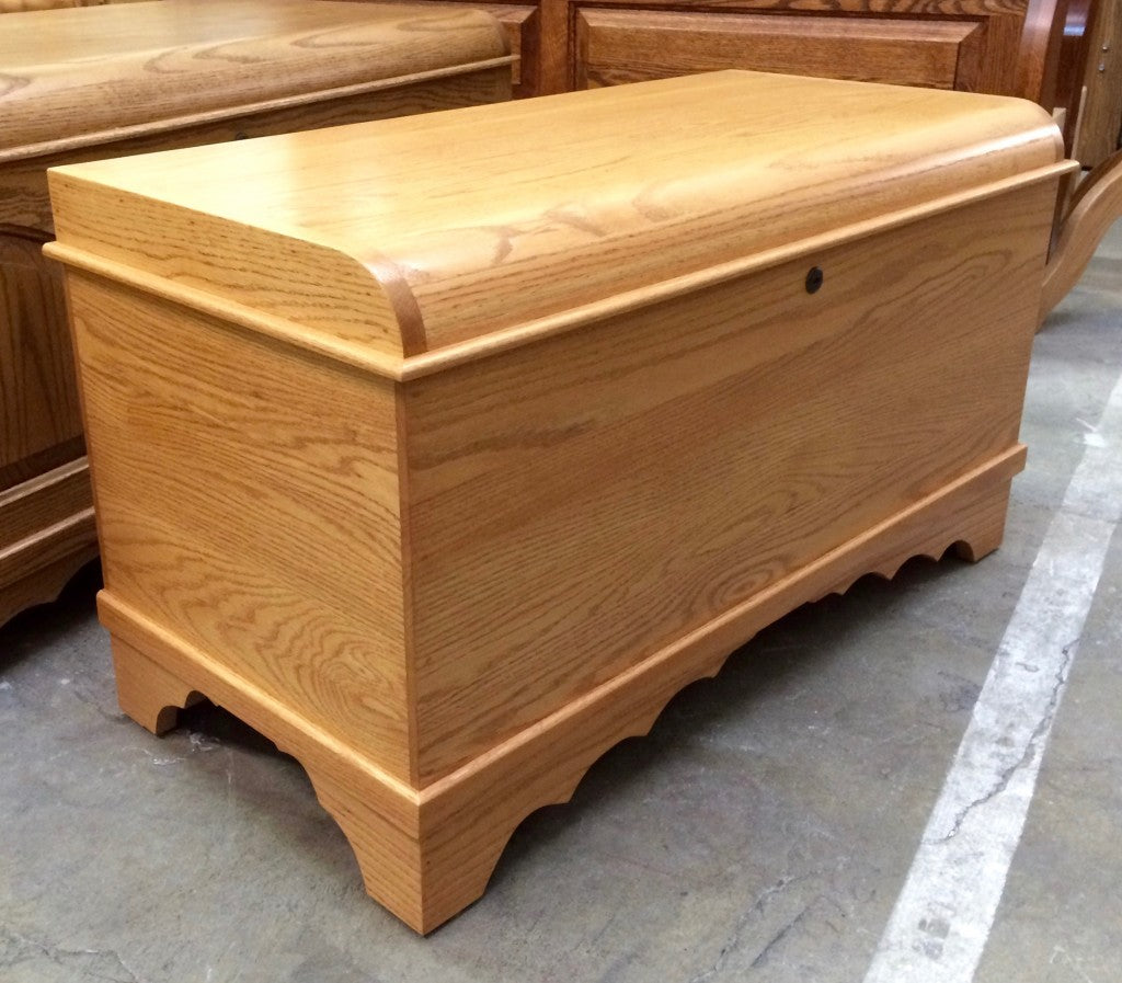 Small Waterfall Blanket Chest