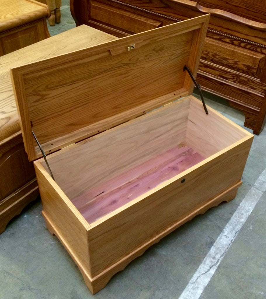 Small Waterfall Blanket Chest