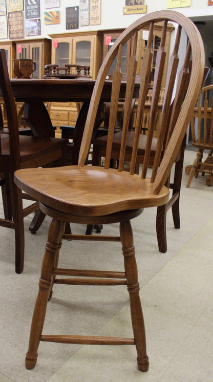24″ Arrow Back Stool