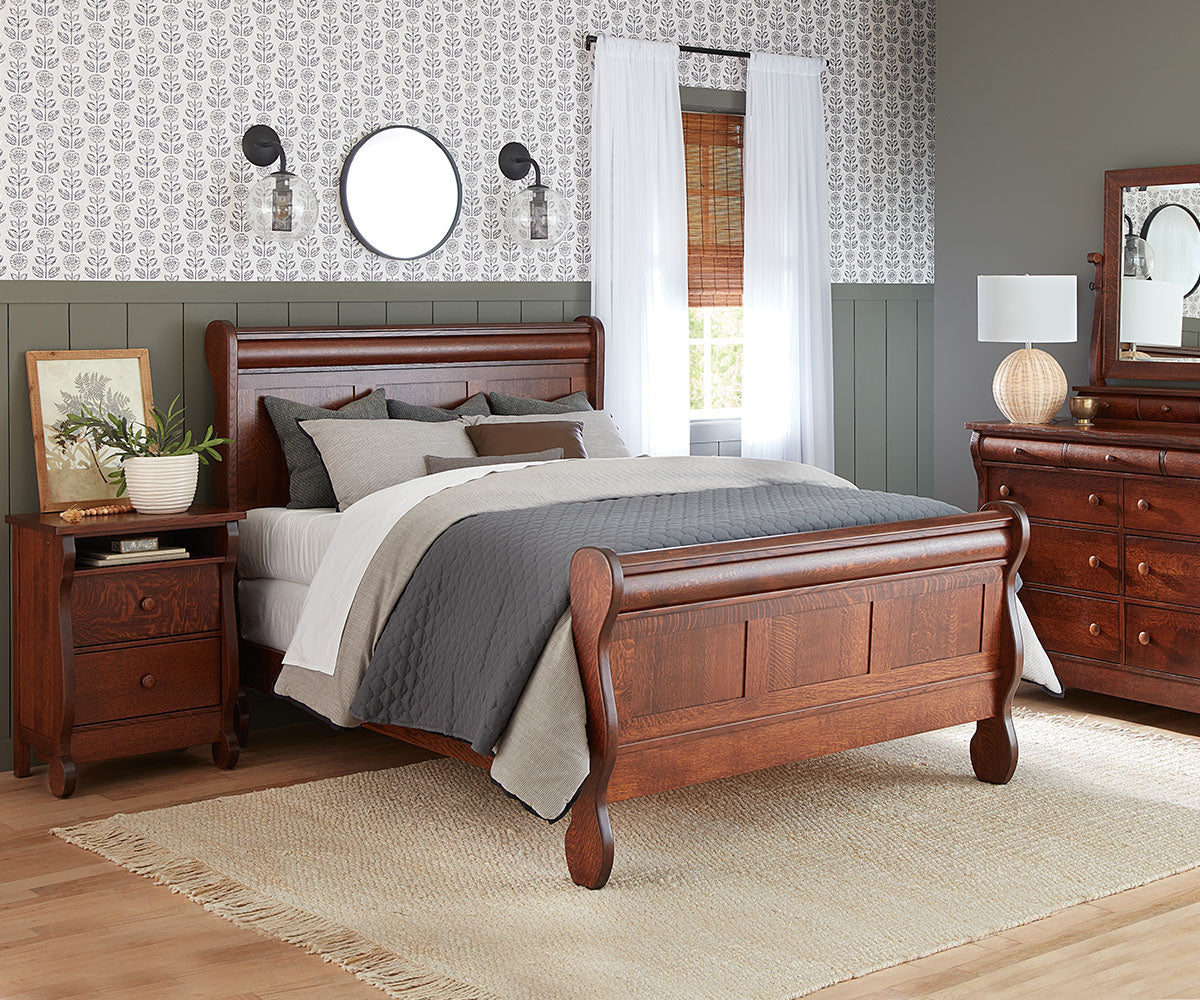 Old Classic Sleigh Bed