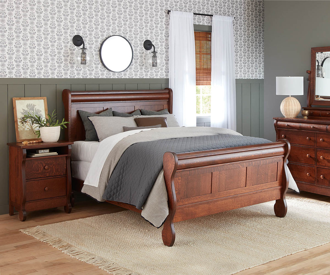 Old Classic Sleigh Bedroom Collection